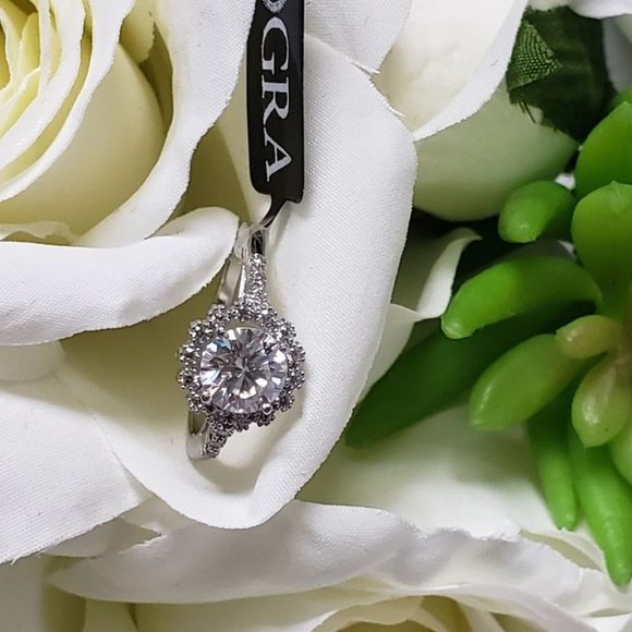 1 Carat Moissanite Ring with 925 Sterling Silver Band, D, VVS1 - Picture 5 of 7